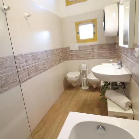 בית נופש Casa Aurora A *